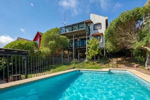Beautiful house with pool in Punta de Tralca