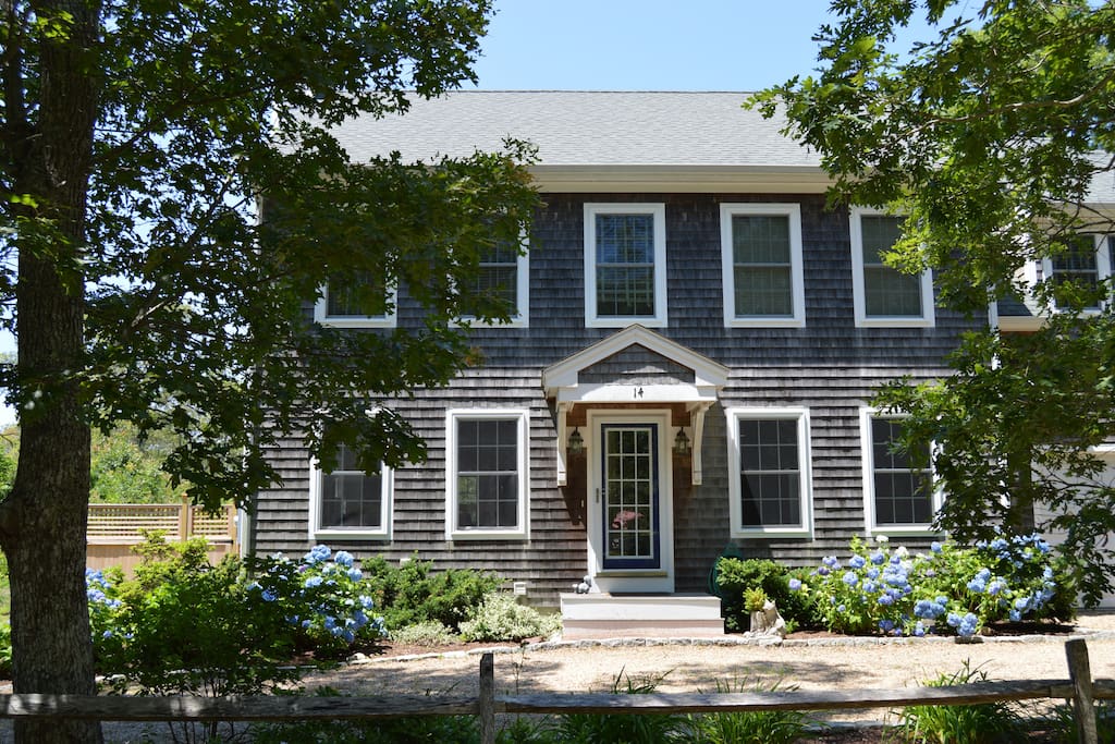 Quiet, private neighborhood & lots of lovely hydrangeas!