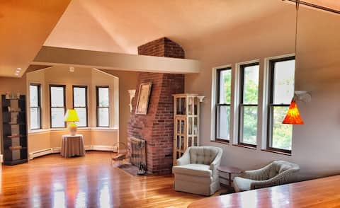 Popular Airbnb listing: Historic JP Brownstone with Parking. Pets Welcome! in Jamaica Plain