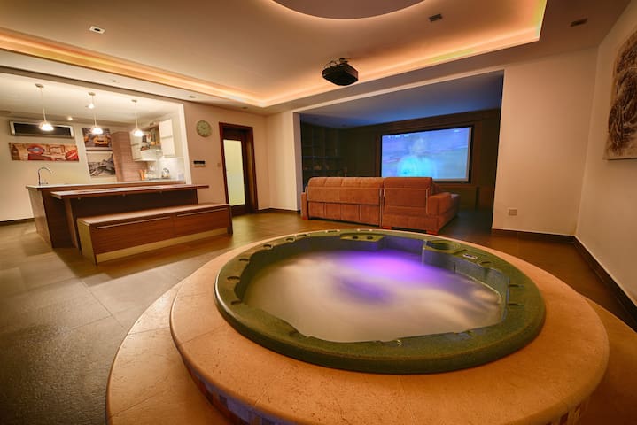 Anthony's Luxury Maisonette