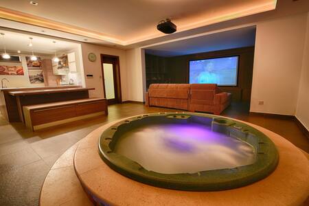 Anthony's Luxury Maisonette