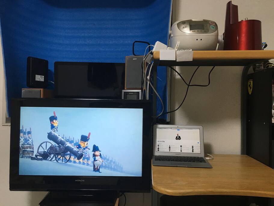 ケーブルテレビなどの家電・デスクなど備え付けてあります。