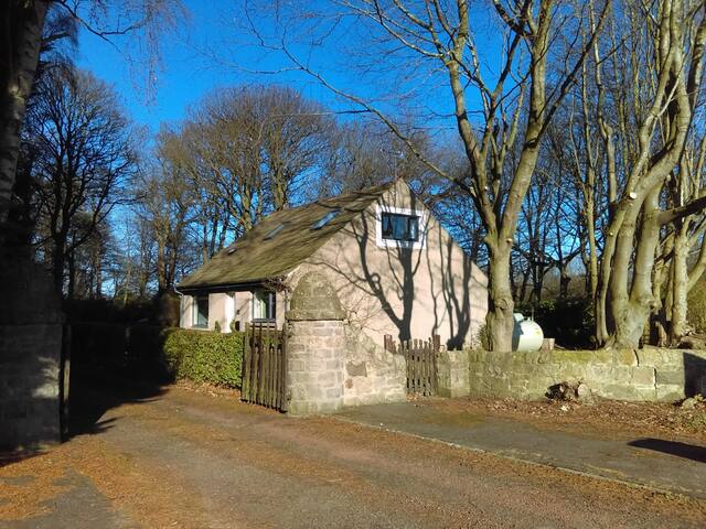 3 bedroom country cottage 20 mins from Edinburgh