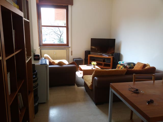 Big room in a flat just near train station!