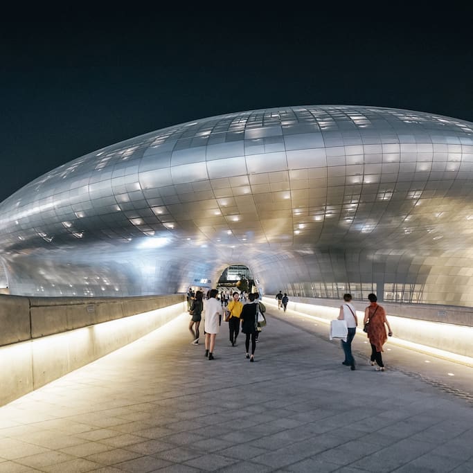 Фото места «Dongdaemun Design Plaza» в районе Jung-gu
