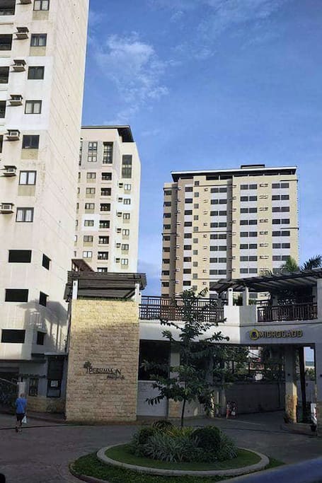 Entrance/ Guard House