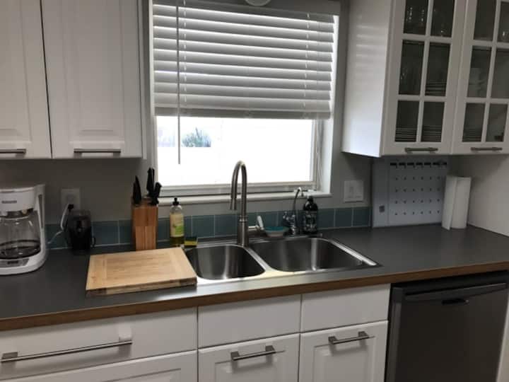 Beautiful 2BR home, heated salt pool