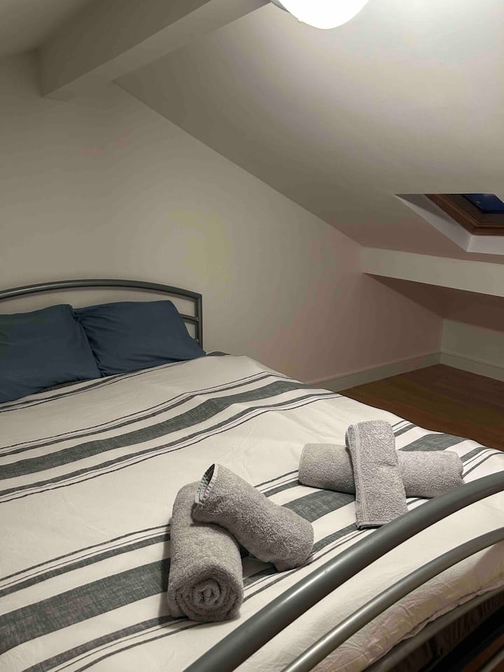 Dhoma e gjumit 2 (Shumë papafingo) 140x190 krevat