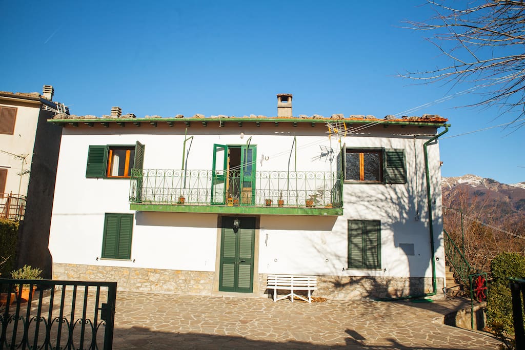The balcony is just off the kitchen. Step right out with your morning cup of tea or evening aperitivo.