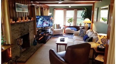All the comforts of home, quiet city neighborhood