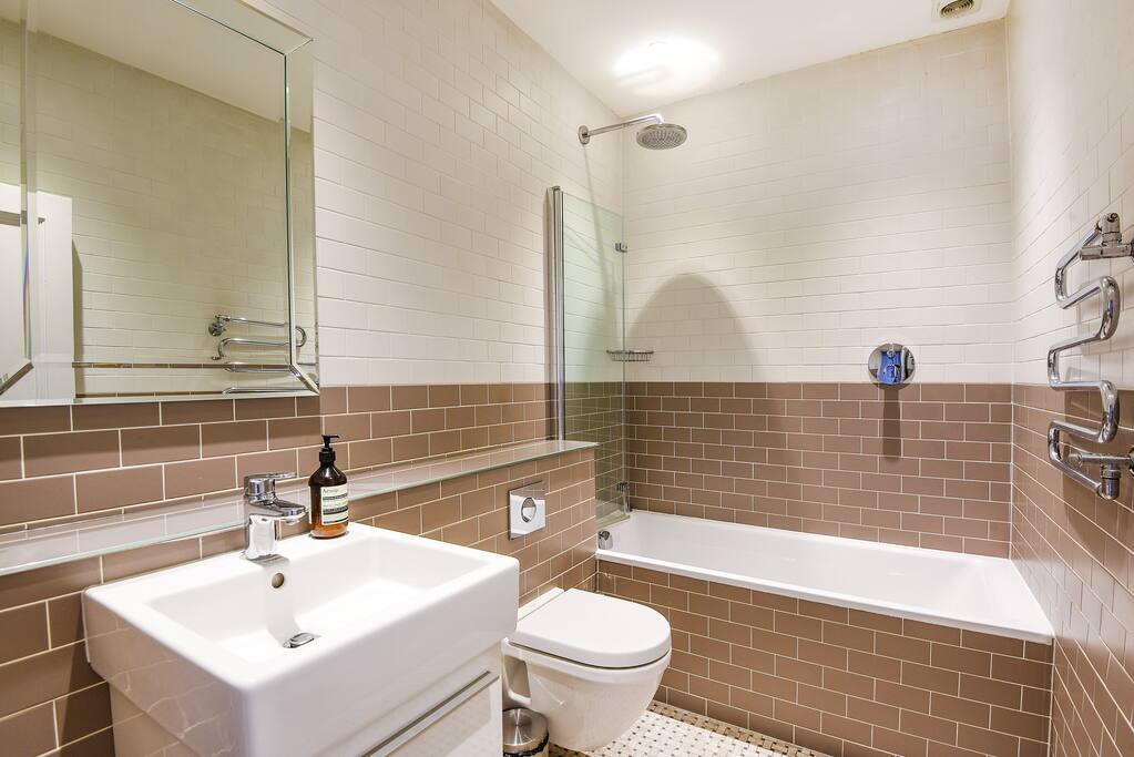 Large family bathroom