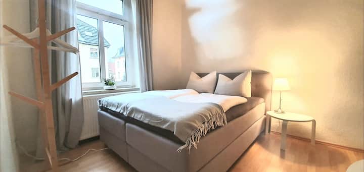 Bequemes Queensize Boxspringbett 