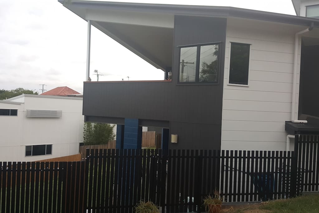 Side entrance to apartment