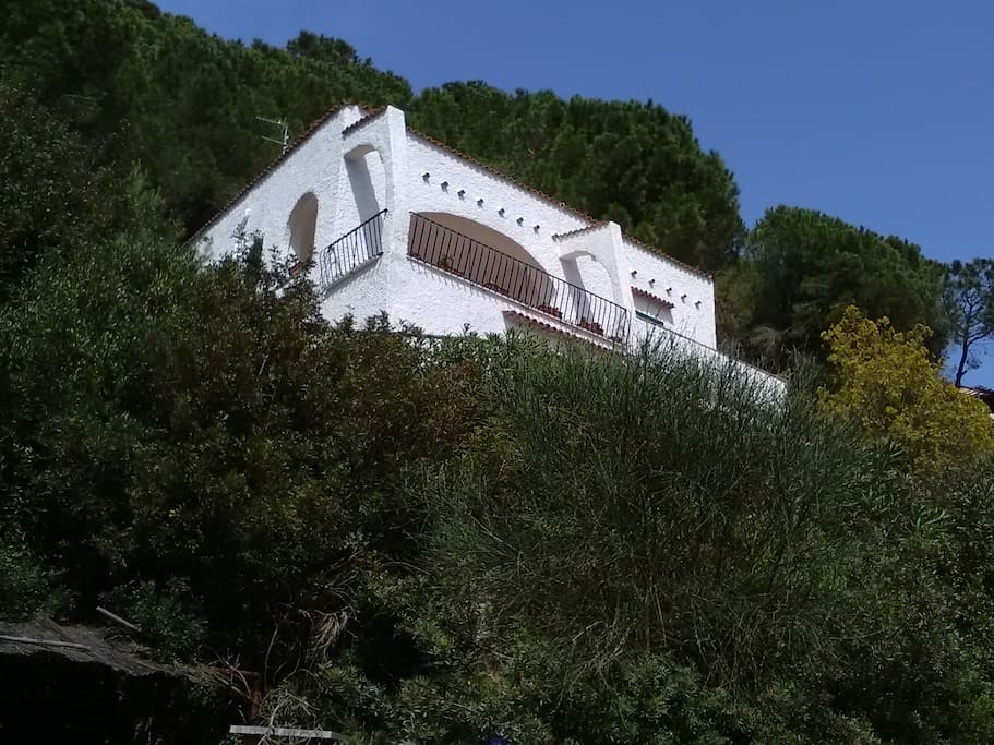 Vista della casa dalla strada