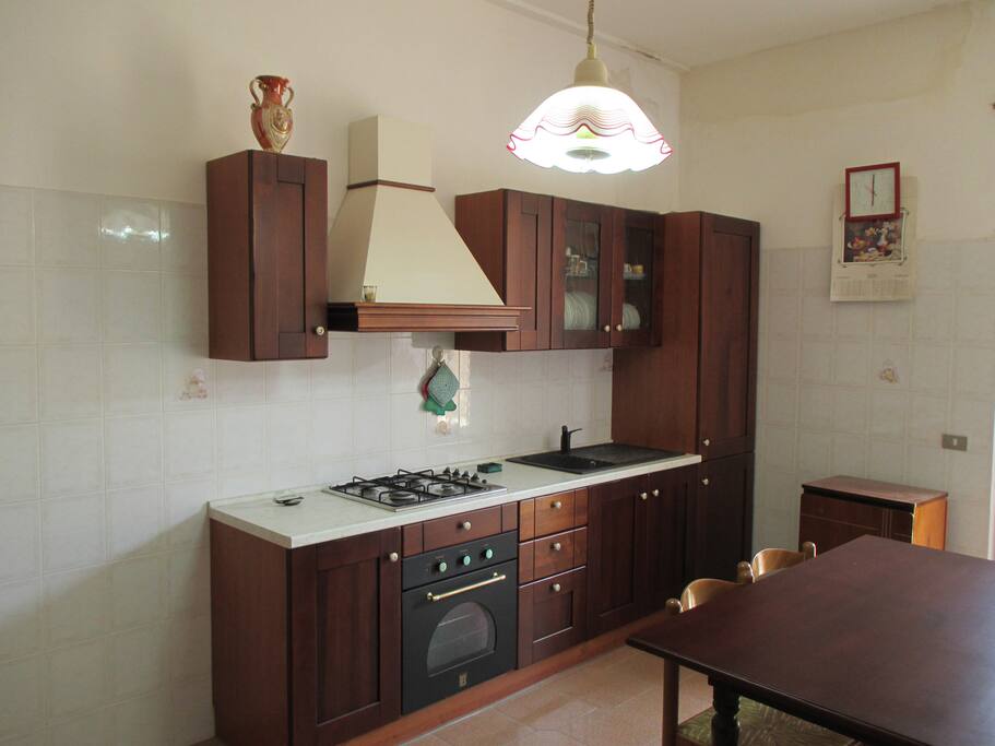 Cucina comoda e luminosa