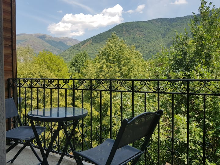 Bagnères-de-luchon : Joli T2 Idéalement Situé - Bagnères-de-Luchon