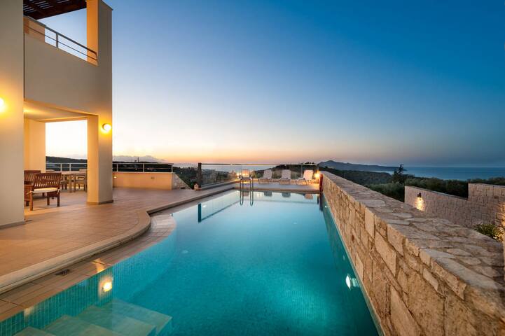 GiAnna 5bd+Attic Luxury Villa gallery image 4