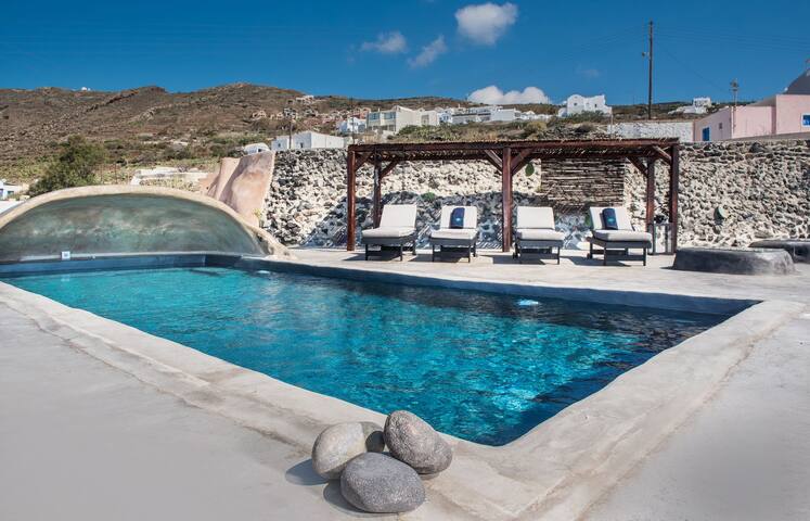 Three-Caves Finikia Villa with Private Pool gallery image 3