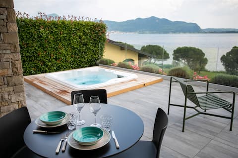 IseoLakeRental - Surre Resort - White