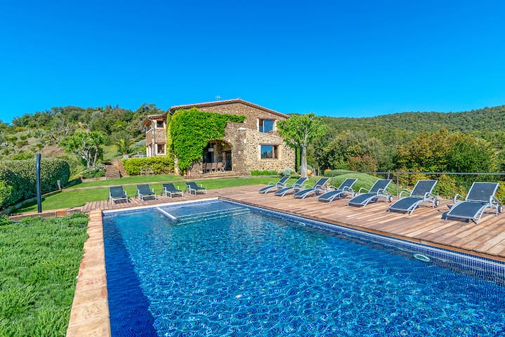 Gorgeous Catalan Villa with stunning views