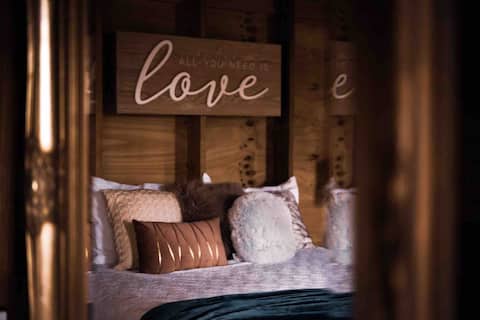 Buena Vibra Log Cabin