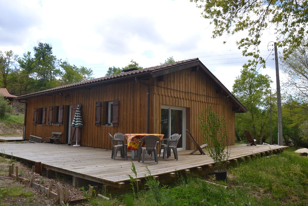 terrasse avec vue sur la rivière