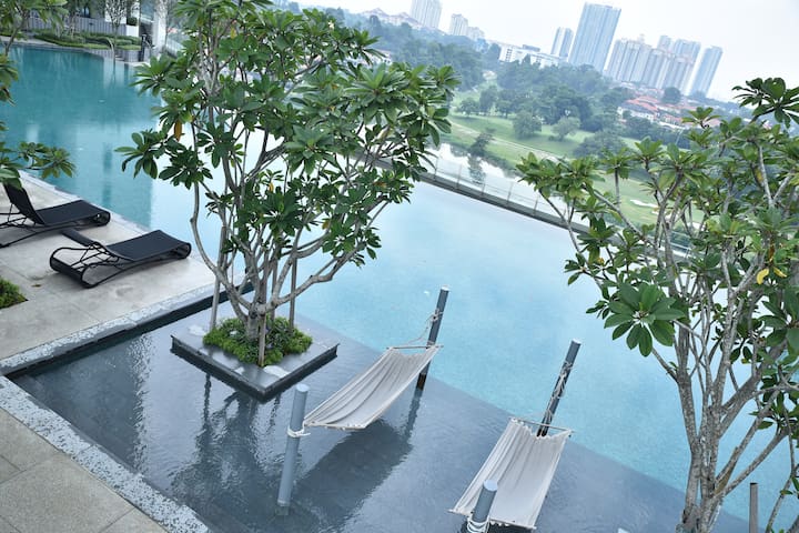 Staycation Tropicana -Kota Damansara/PJ-MRT@Surian