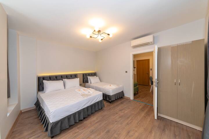 Luxe Whole Building For Big Groups gallery image 5