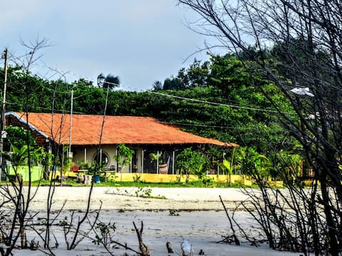 Casa Redonda-Algodoal beachfront with Wi-Fi