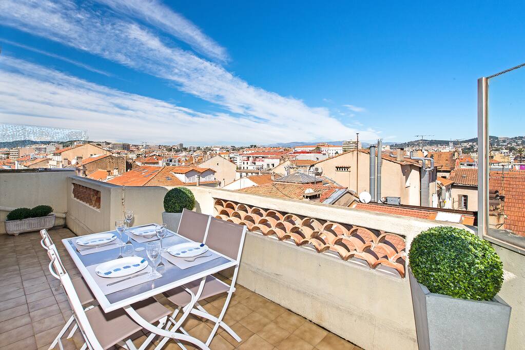Panoramic view on Cannes hills from the living room terrasse (there is an umbrella also)