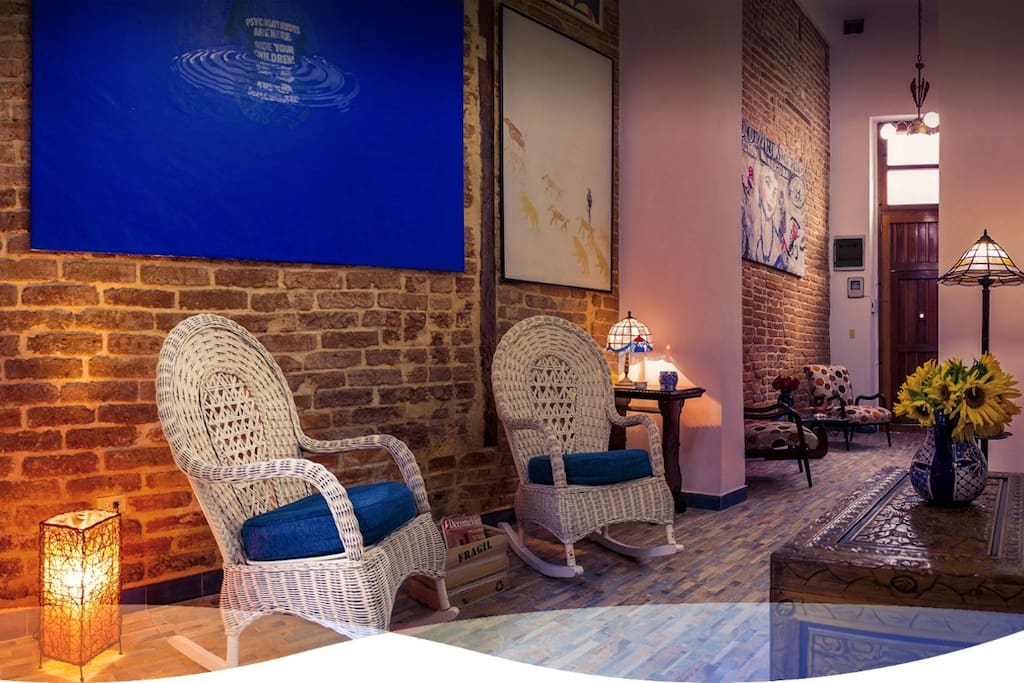 With beautiful and cozy rooms, spacious common areas, open spaces and excellent services, we offer a family atmosphere in the very heart of Havana.
