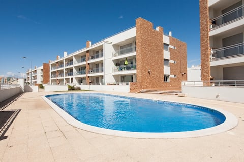 Top performing Airbnb: 2-Bedroom Pool Balcony in São Martinho Do Porto