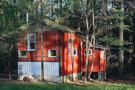 Rustic cabin on a working farm in Durham