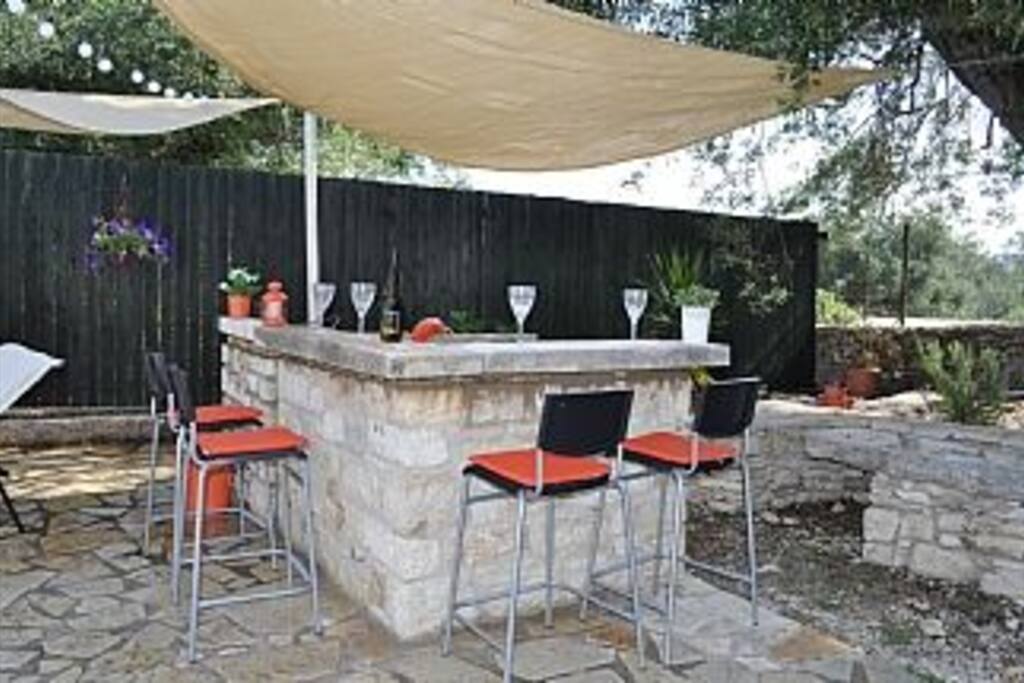 Outdoor Breakfast Bar