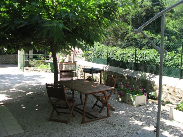 T2 Rdc /Jardin dans Chalet Calme