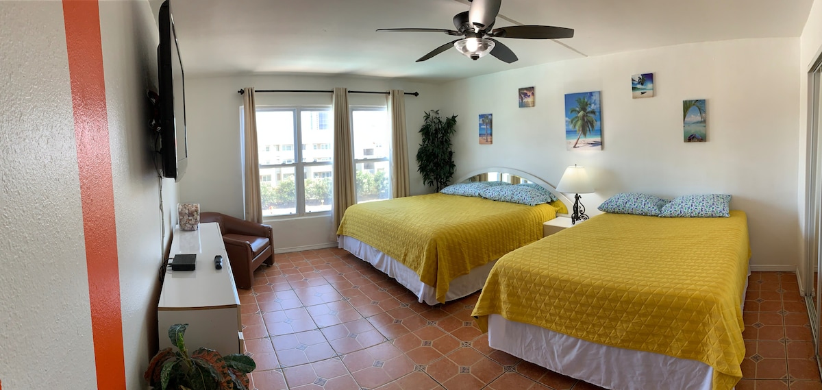 Dormitorio principal: 1 cama tamaño king / 1 cama tamaño queen