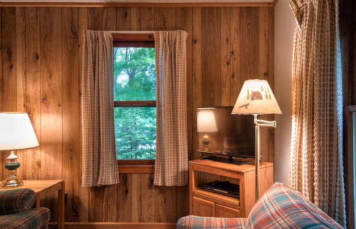 Cozy Cabin Near The Lake - Eagle River