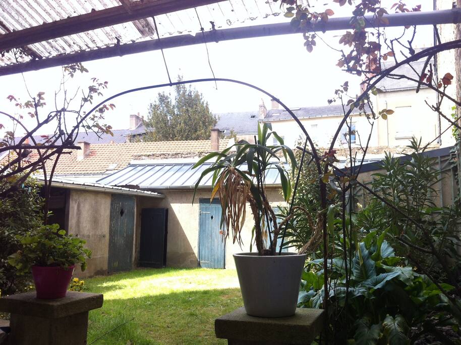 Jardin ensoleillé mutualisé