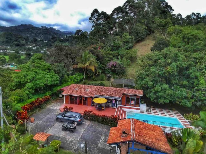 Hermosa Villa Con Casa-chalet Descanso Asegurado - Nocaima