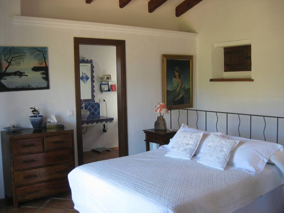 Master Bedroom and en suite Bathroom