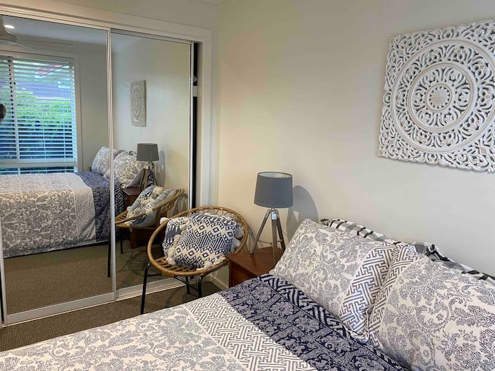 غرفة نوم ثانية - سرير بحجم كبير