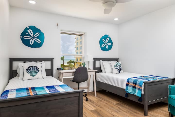 Dhoma e gjumit e vizitorit, kati i 3-të me pamje të bukur nga oqeani!