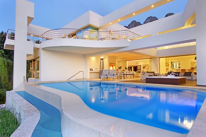 Hollywood Mansion & Spa Camps Bay with Butler gallery image 5