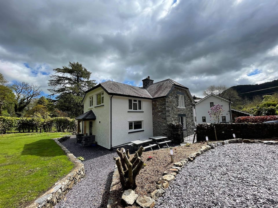 Betws-Y-Coed Cottage - Perfect for any occasion! — photo 1