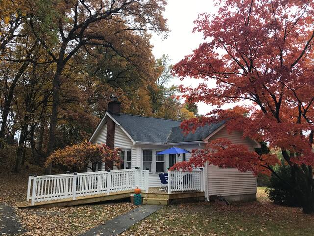 Cozy Sweet Cottage Retreat