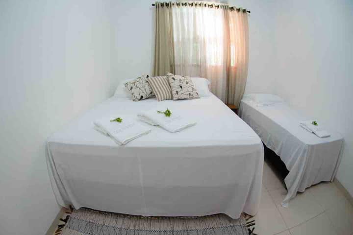 Schlafzimmer 1