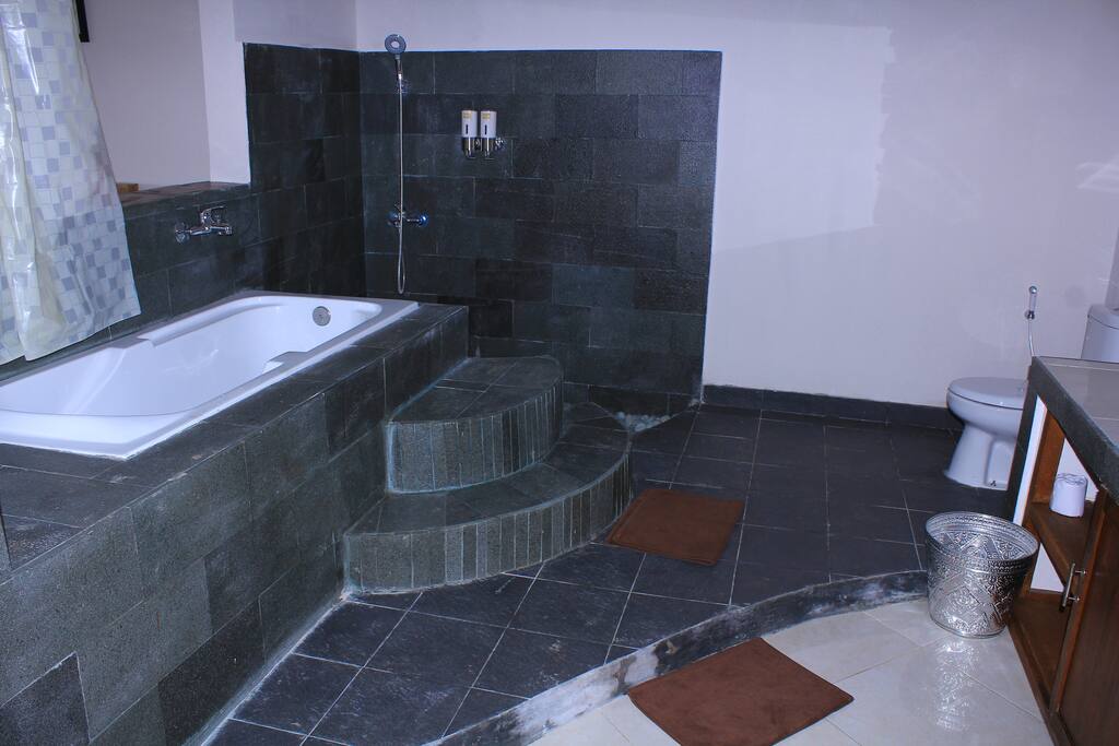 Hot tub in each of Deluxe room