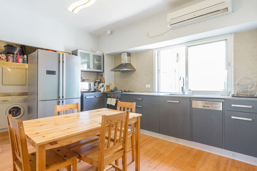 Dining room & kitchen