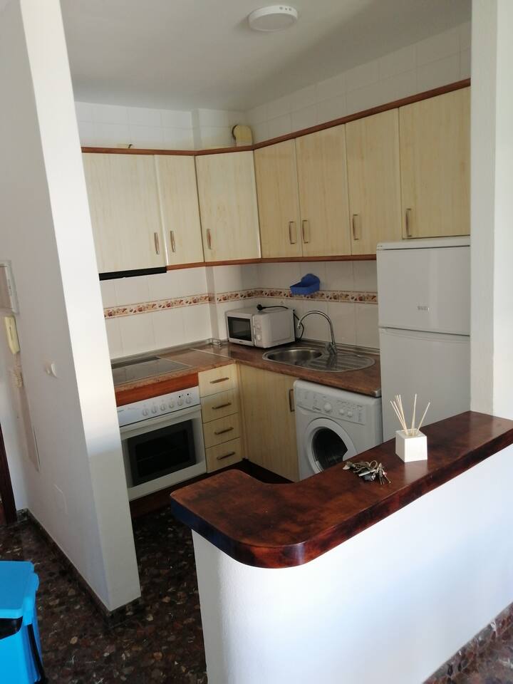 Quiet and cozy apartment 5 minutes from downtown Cazorla, with 2 bedrooms, 1 bathroom, large kitchen-dining balcony and free parking in the surroundings.