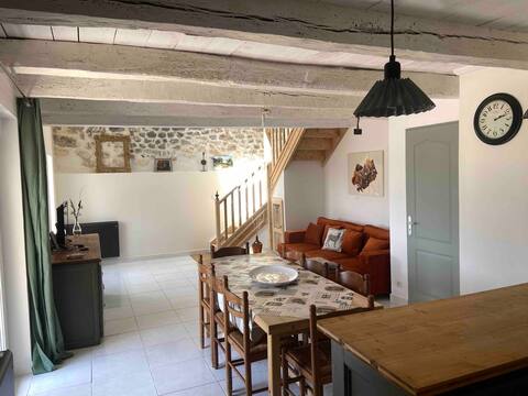 Charming house in the heart of the vineyards and Gironde